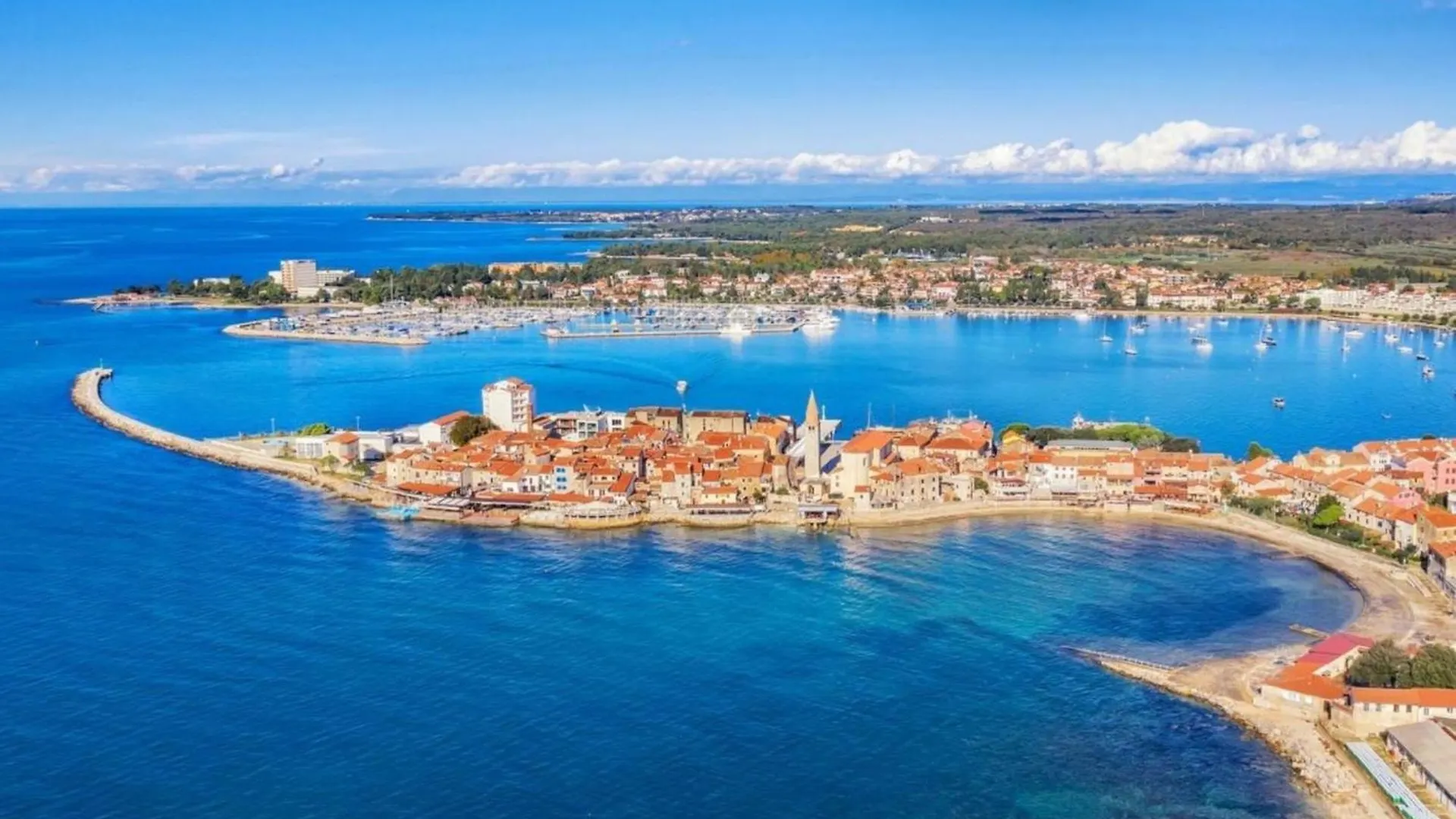 Charming Apartment In Umag With Balcony